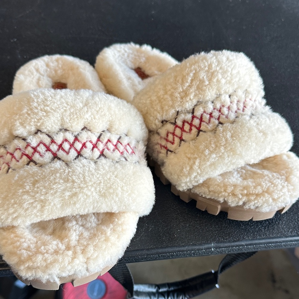 UGG women’s  Cream and Red Slippers